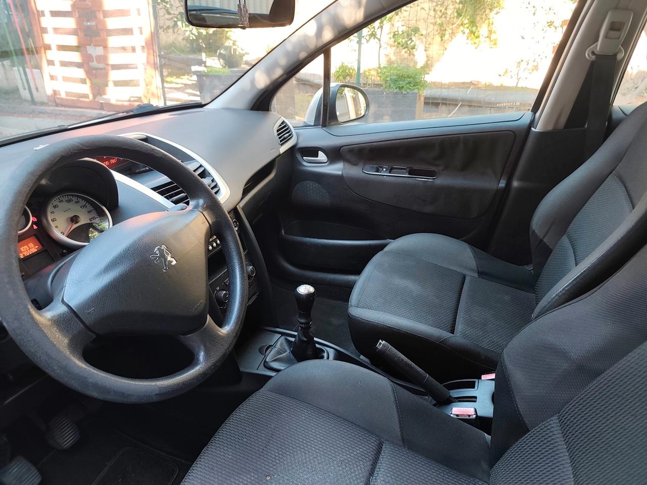 Peugeot 207 1.4 8V 75CV 5p. Gpl Leggi Bene