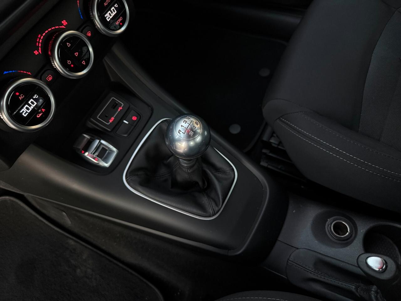 Alfa Romeo Giulietta/1.6 120CV/LED/17"/NEOPATENTATI