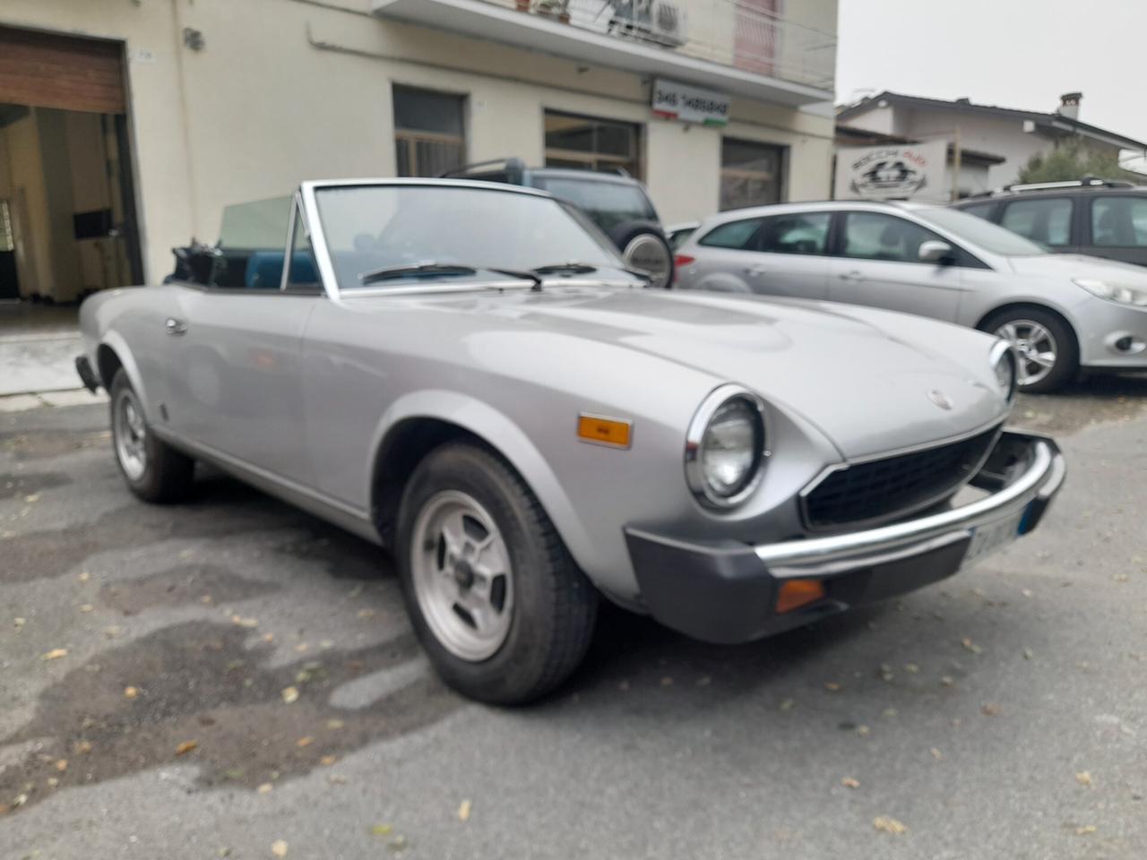 Fiat 124 Spider PININFARINA