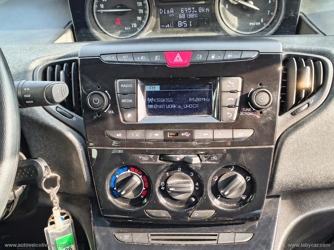 LANCIA Ypsilon 1.2 69 CV 5p. GPL Ecochic BLACK&NOIR