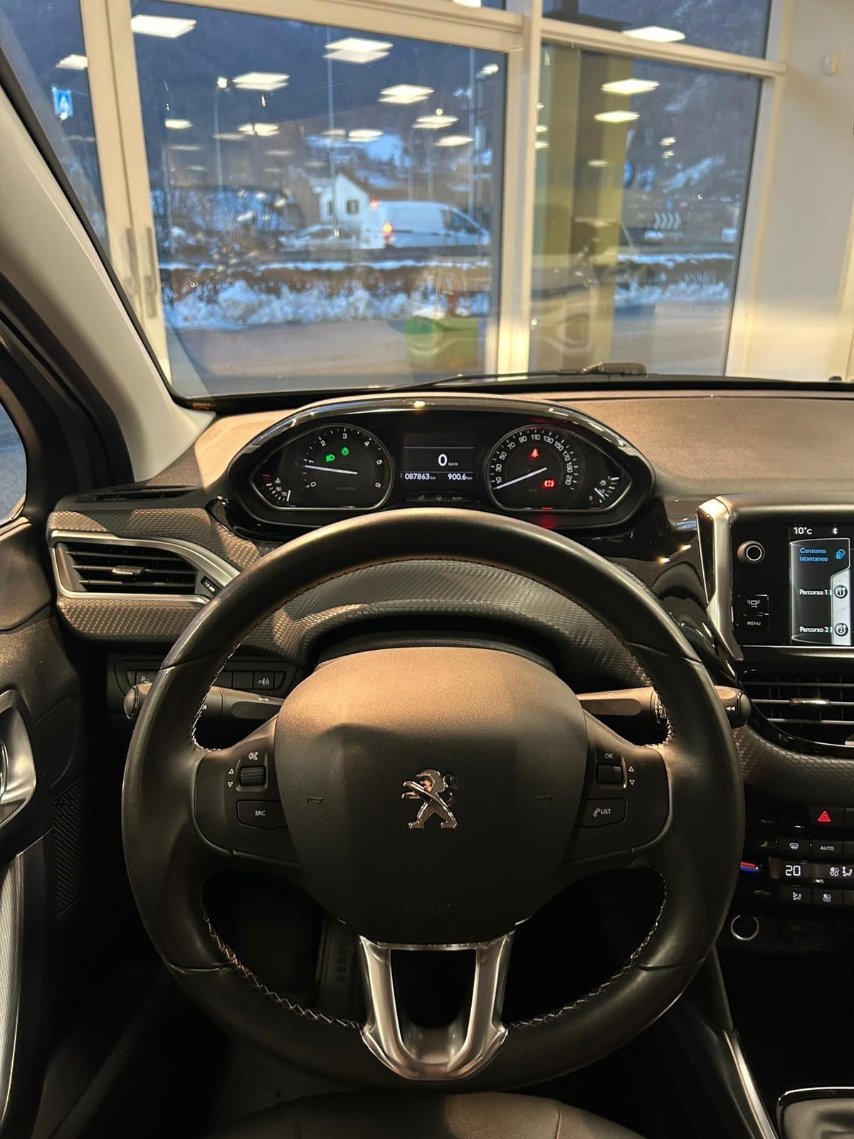 Peugeot 2008 1.6 e-HDi 115 CV Stop&Start Allure