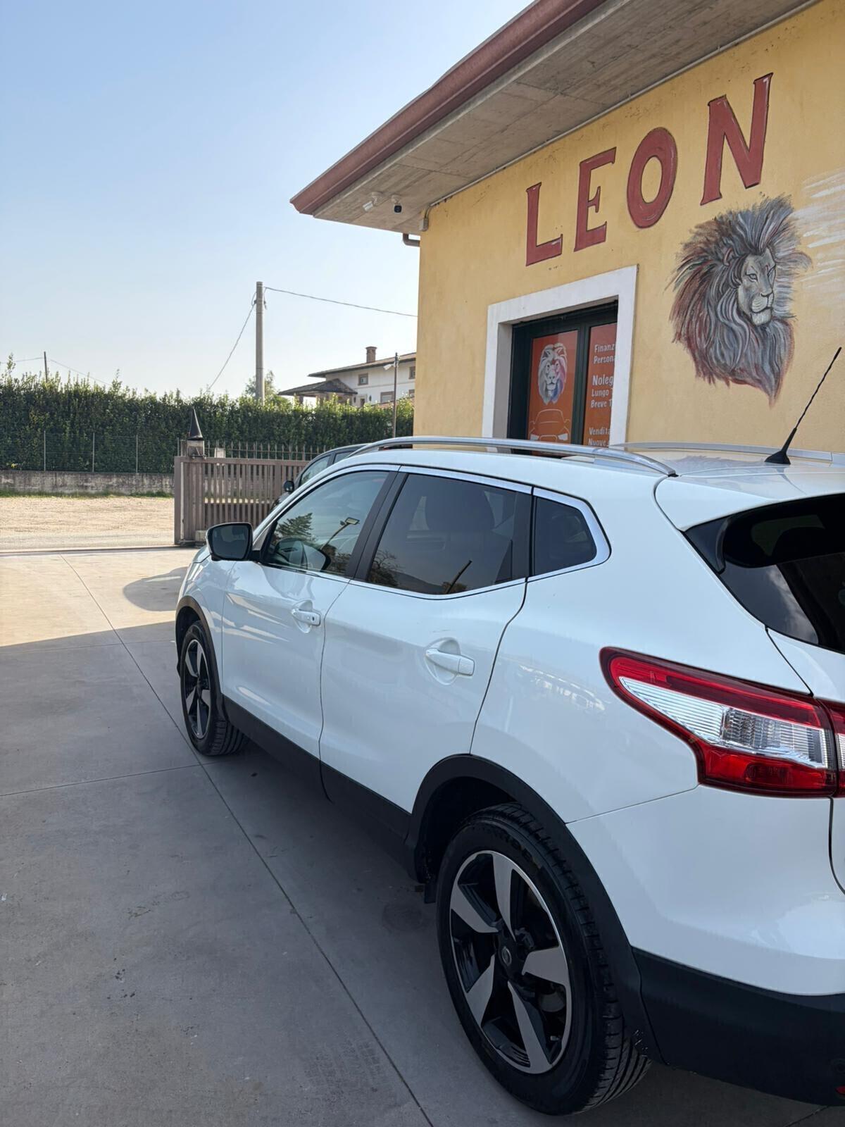 Nissan Qashqai 1.5 dCi tetto in vetro navigazione full