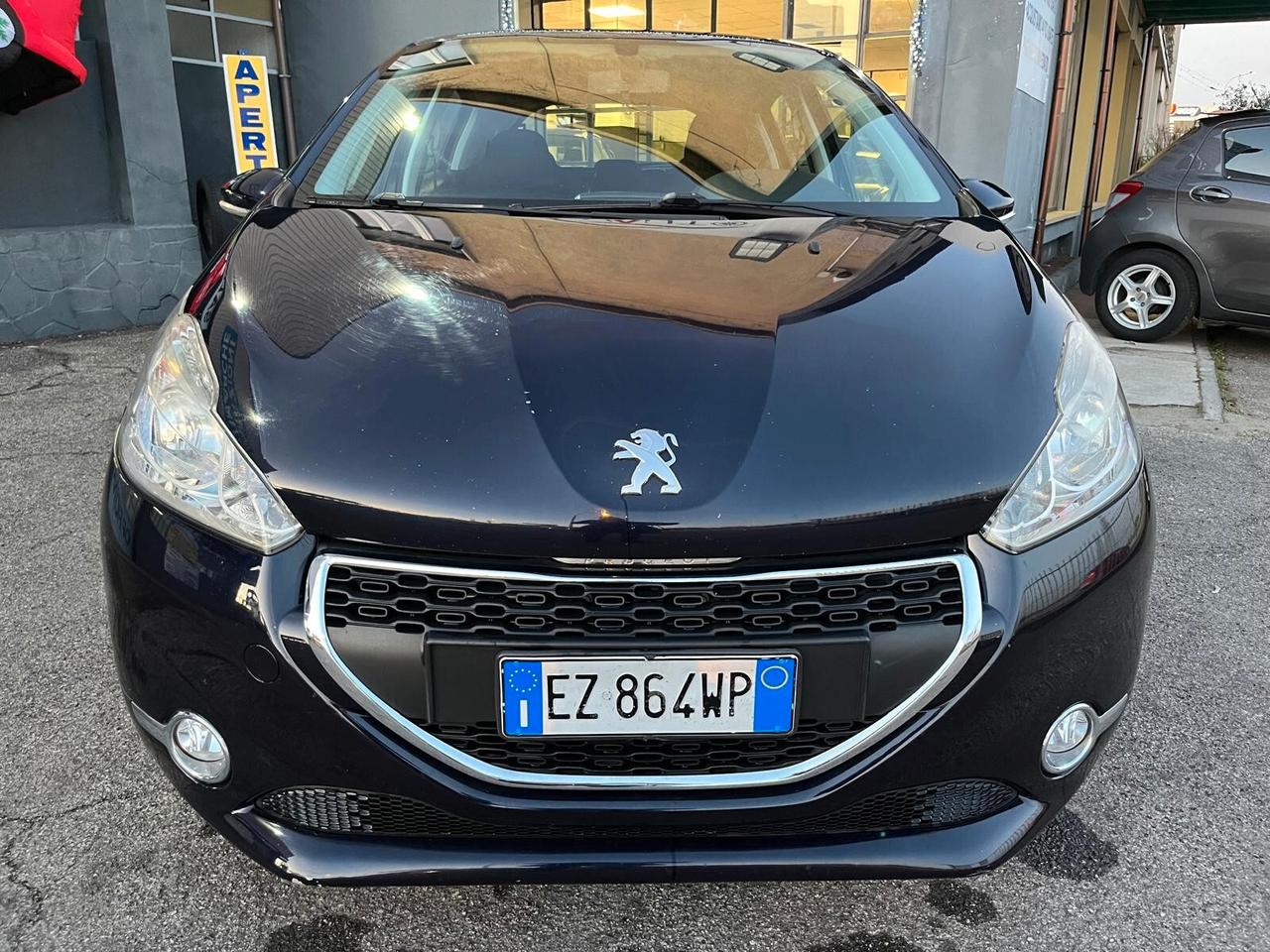 Peugeot 208 1.4 HDi 68 CV 5 porte Allure