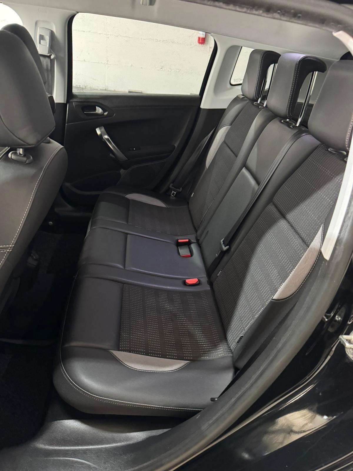 Peugeot 2008 BlueHDi 100 Allure