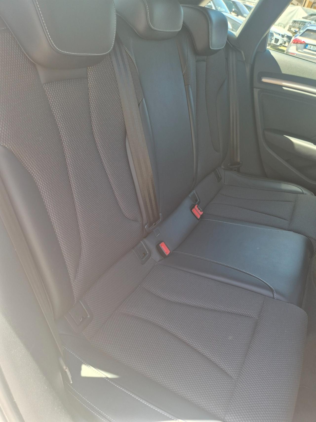 Audi A3 SPB 2.0 TDI S tronic S-LINE