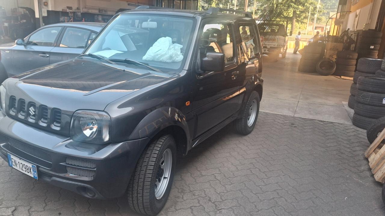 Suzuki Jimny 1.3i 16V cat 4WD JLX