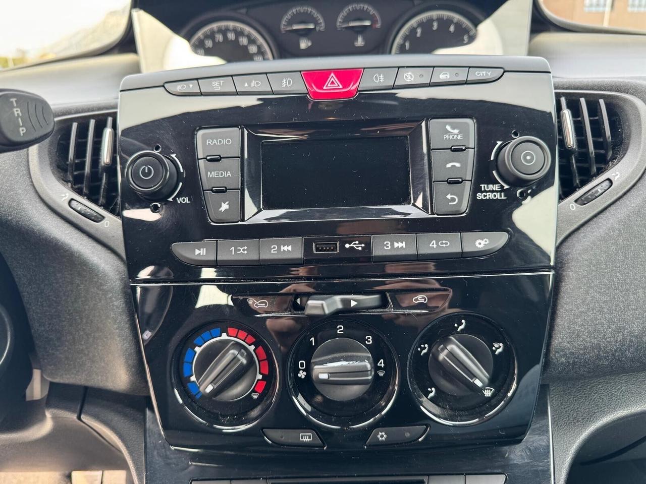 Lancia Ypsilon 1.2 5 porte GPL Platinum ok neopatentati