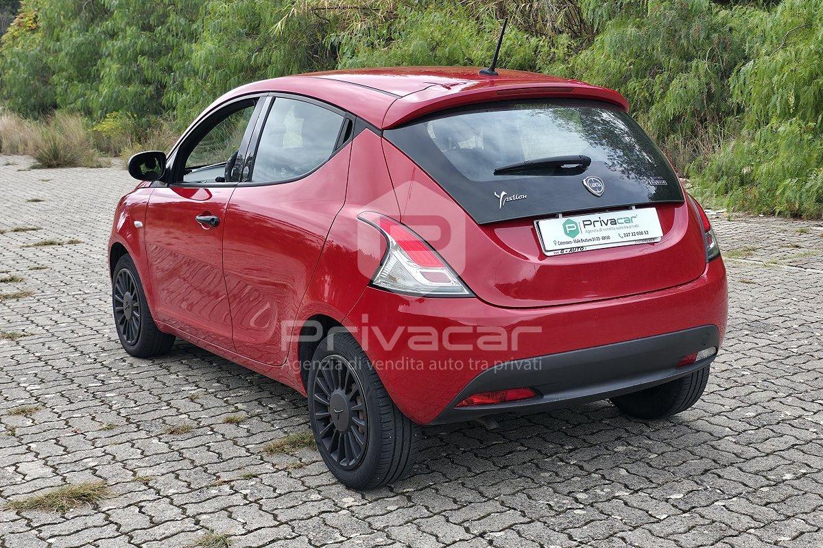 LANCIA Ypsilon 1.0 FireFly 5 porte S&S Hybrid Ecochic Silver