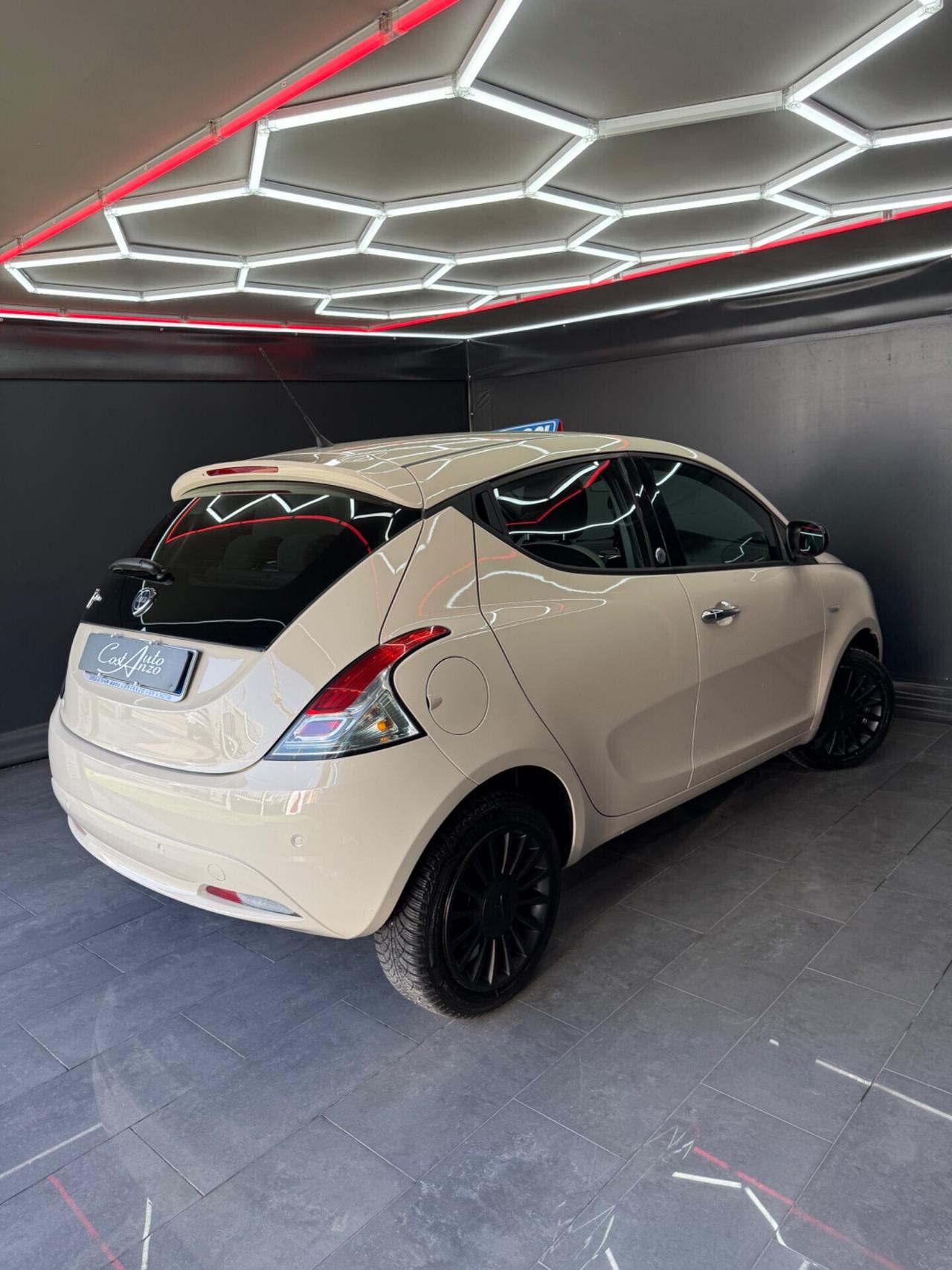 Lancia Ypsilon 1.2 GPL Ecochic Gold 2016