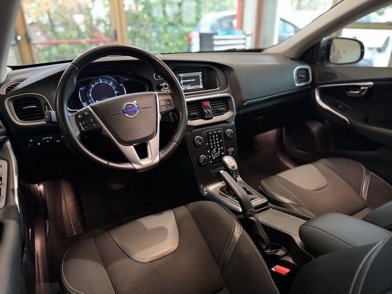 Volvo V40 D3 Geartronic Summum