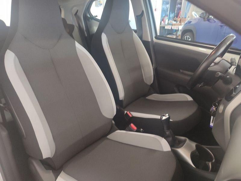Toyota Aygo 1.0 VVT-i 69 CV 5 porte x-play