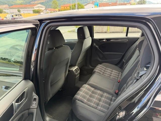 Volkswagen Golf GTI 2.0 TSI 5p.