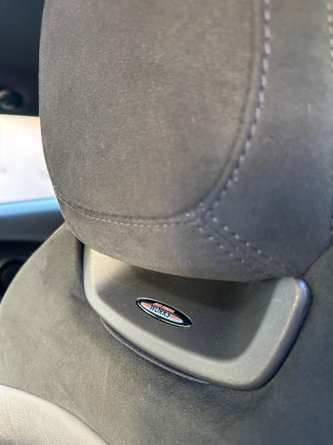 Mini COOPER JCW 233CV FULLOPT KMCERT UNICOPR