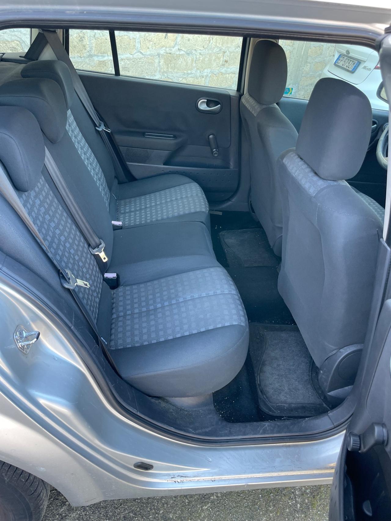 Renault Megane 1.5 dCi/105CV Grandtour Serie Speciale