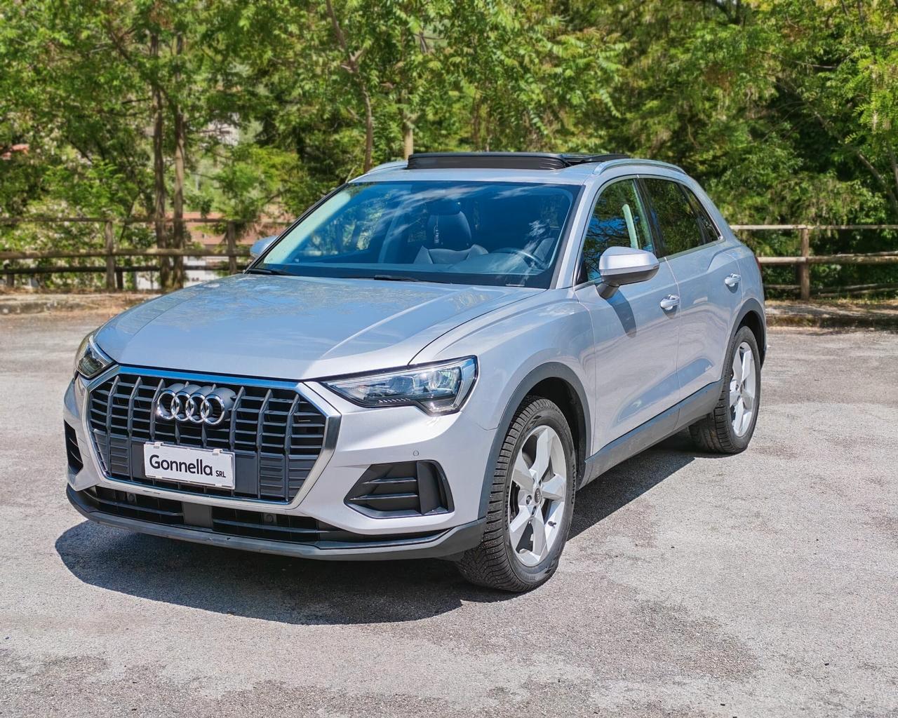 Audi Q3 35 2.0 tdi Business s-tronic