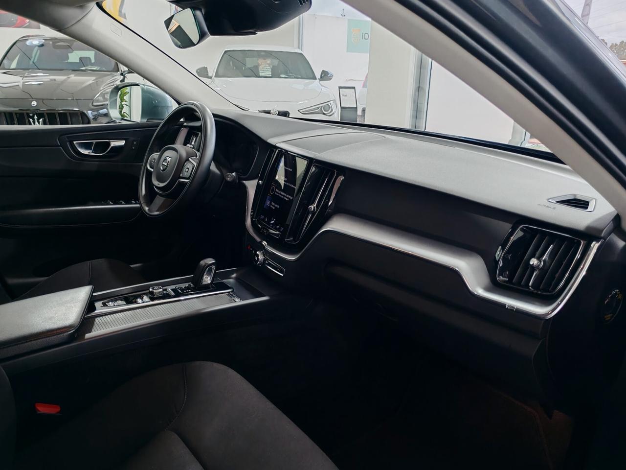 Volvo XC60 2.0d (B4) AWD 197cv Momentum Pro 2021