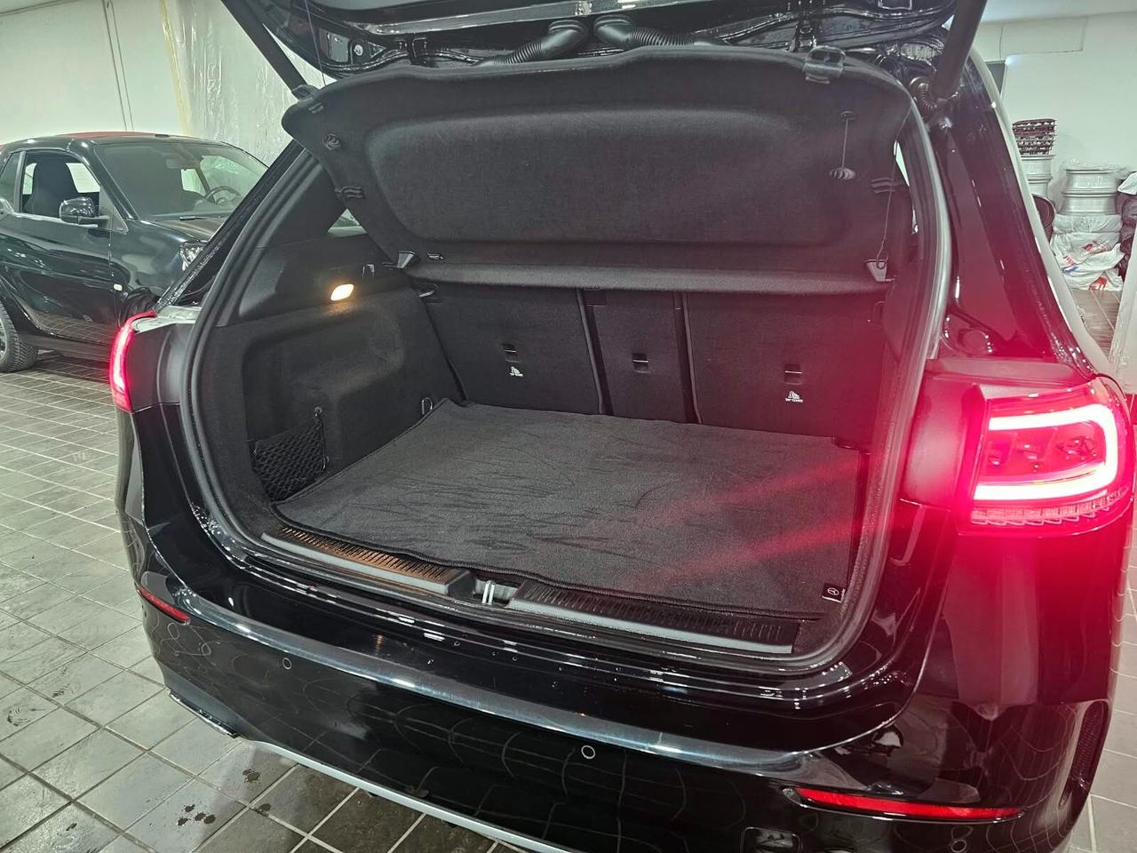 NUOVA MERCEDES-BENZ CLASSE B 180d 116CV PREMIUM AMG