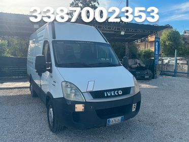 Iveco daily 35/S E4 passo medio tetto alto coibendazione ADR 2010
