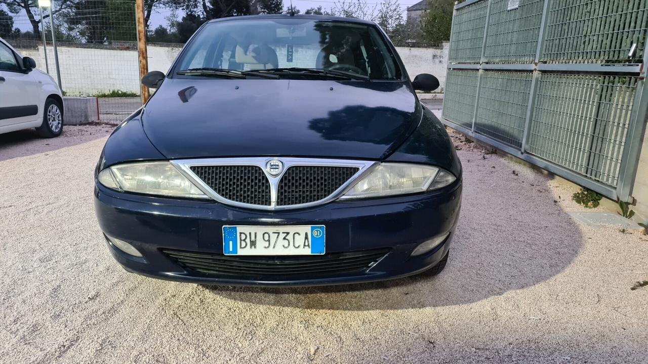 Lancia Y 1.2i cat LS Servosterzo / ARIA Condizionata impianto metano gomme nuove frizione nuova Straperfetta