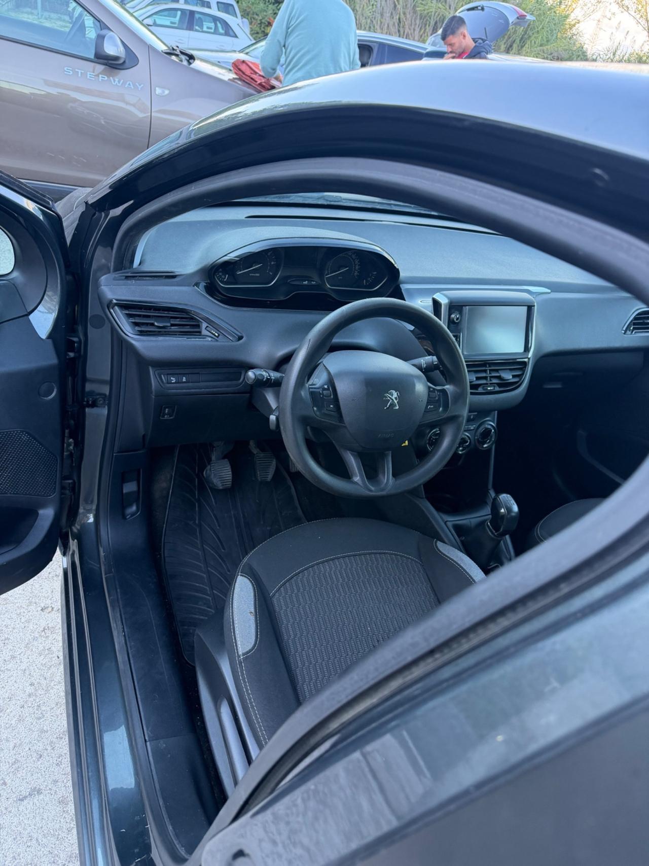 Peugeot 208 PureTech 82 5 porte Allure