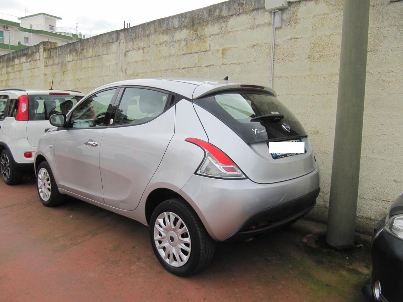 Lancia Ypsilon 0.9 TwinAir 85 CV 5 porte Metano Ecochic Gold