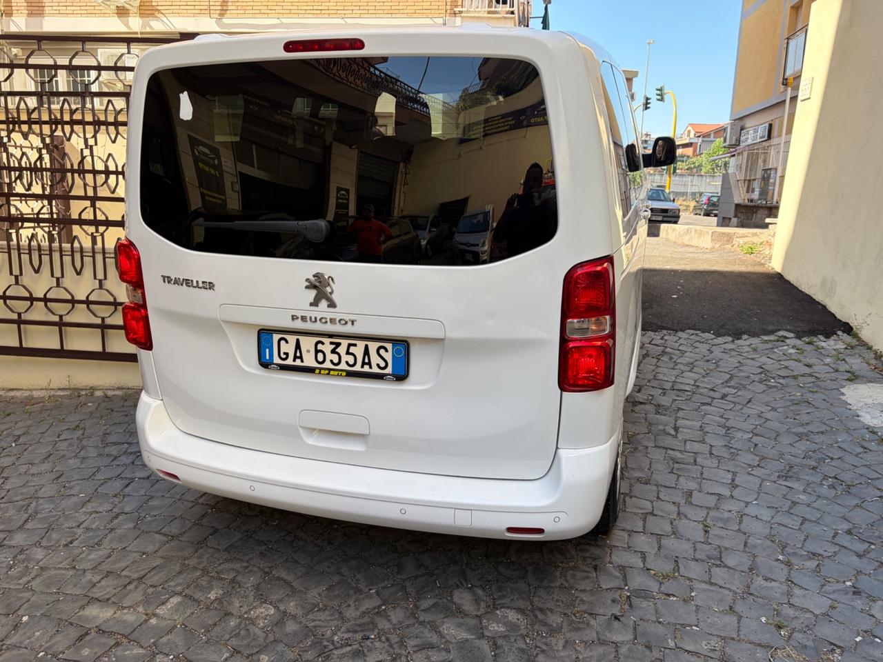 Peugeot Traveller BlueHDi 120 S&S Compact Business