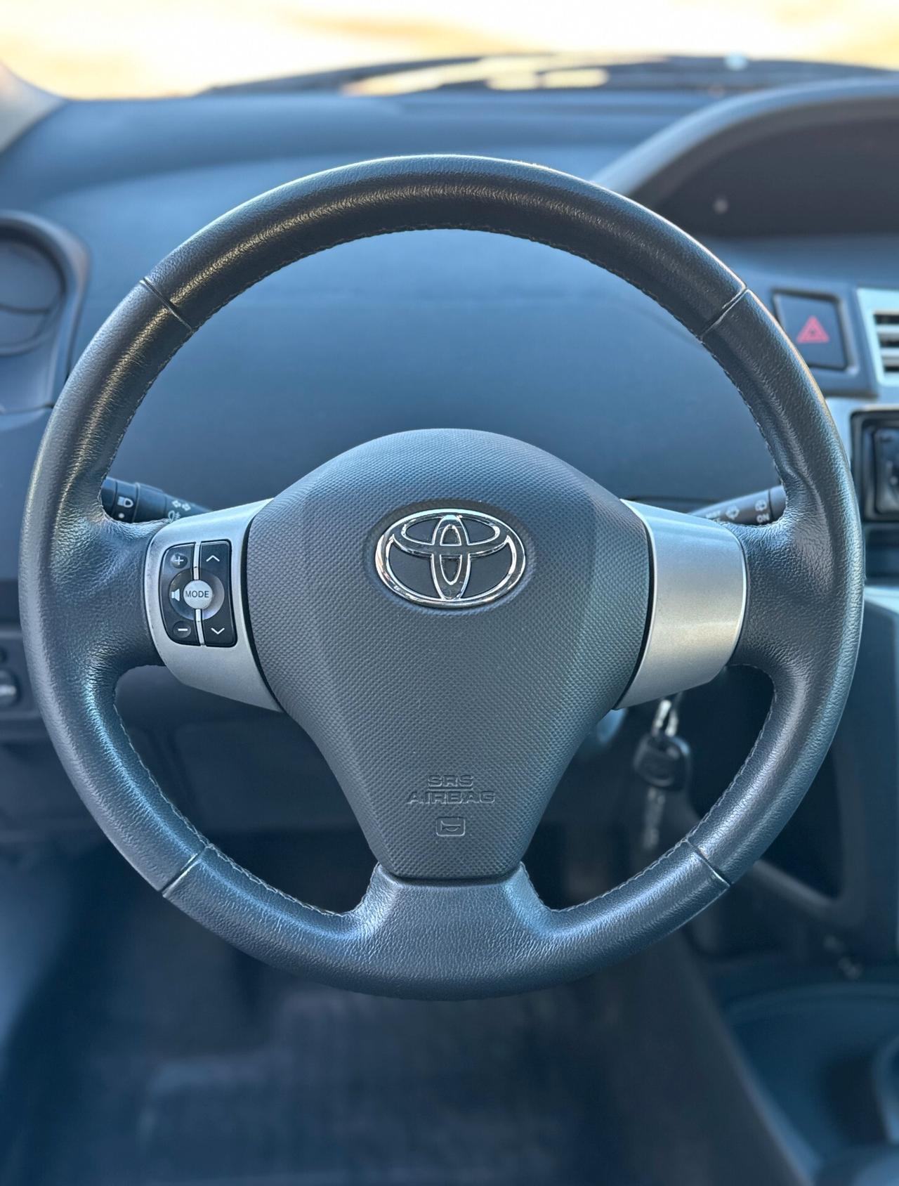 Toyota Yaris 1.3 5p Benz*Cambio AUTOMATICO*TAGLIANDI CERTIFICATI*