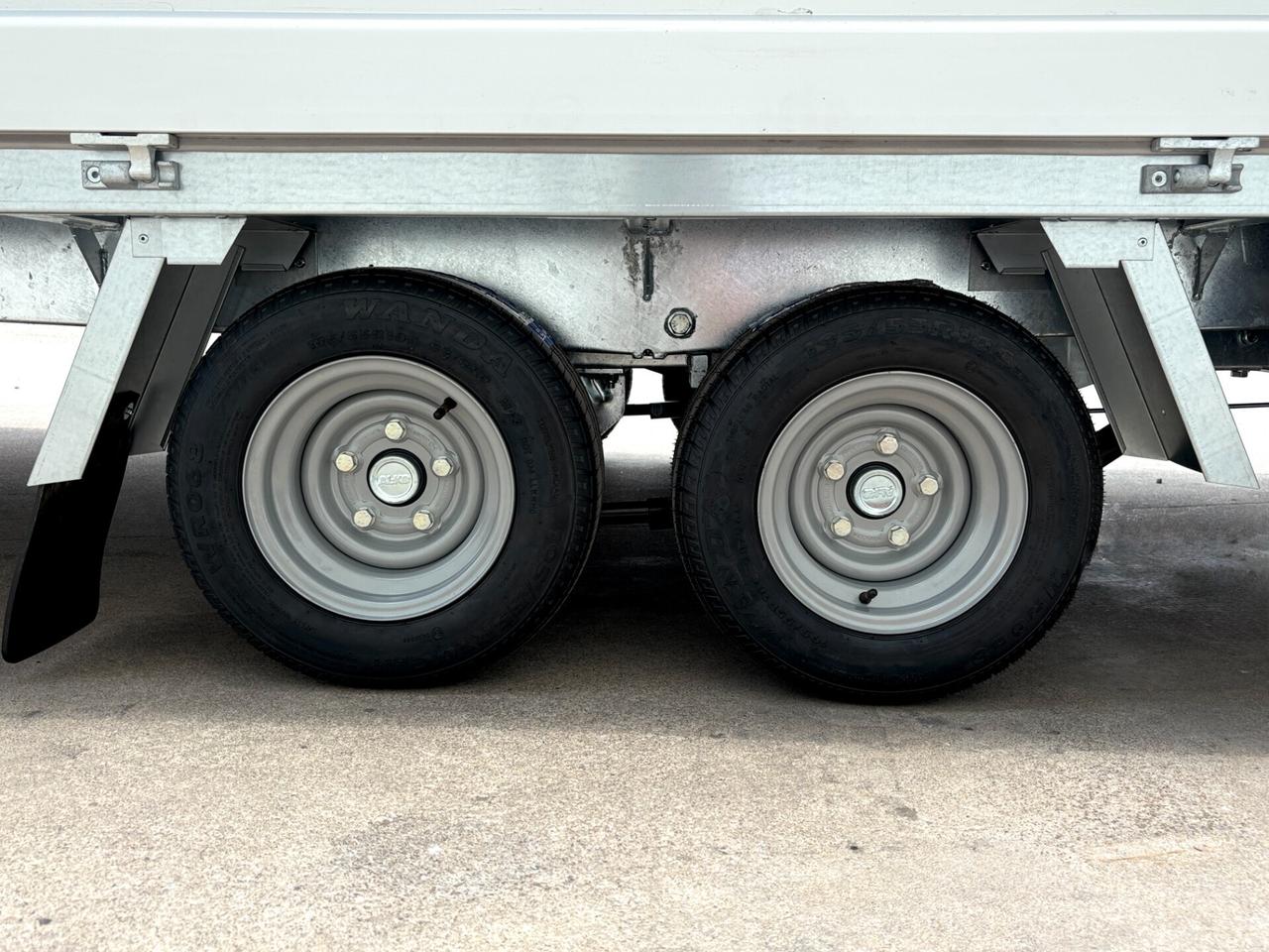 CARRELLO RIMORCHIO CON SPONDE 2500 KG