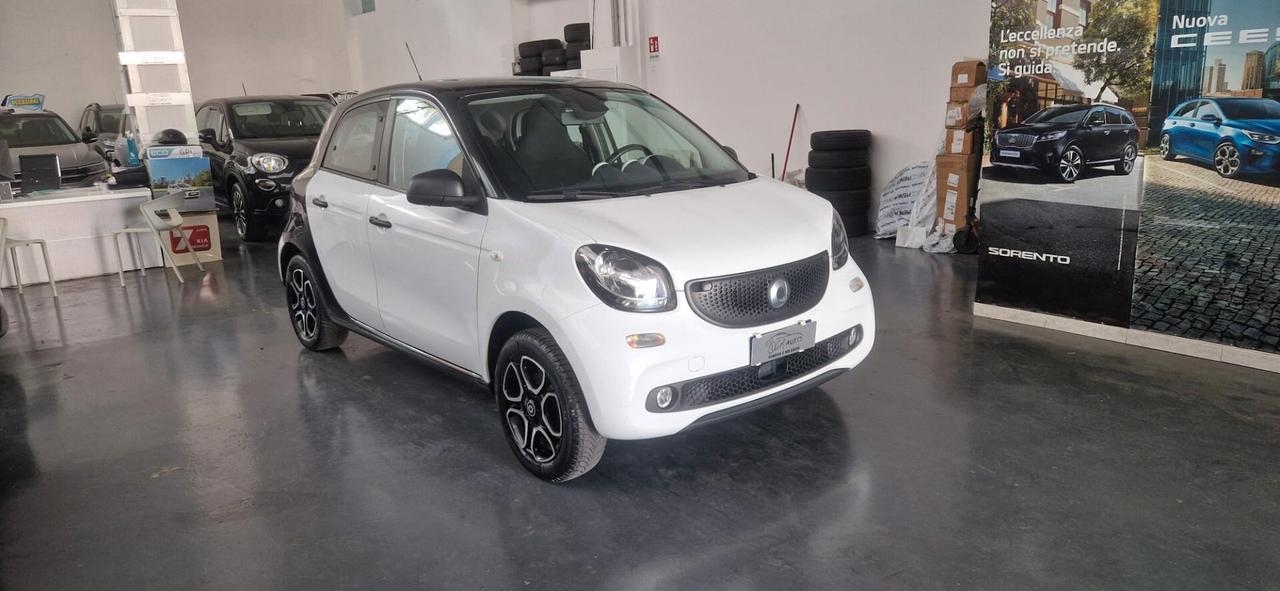 Smart ForFour 70 1.0 twinamic Youngster