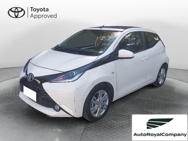 Toyota Aygo 1.0 VVT-i x-wave km 11600