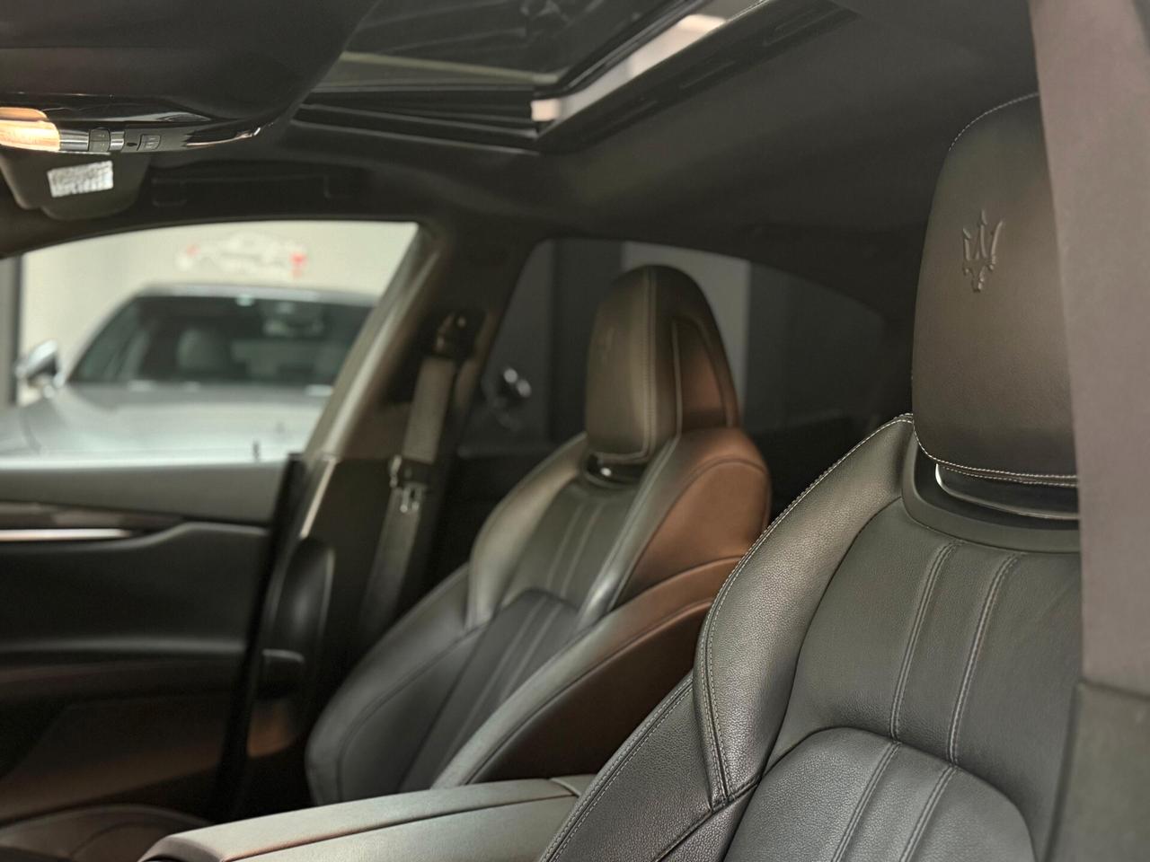 Maserati Ghibli V6 Diesel 275 CV Gransport VERSIONE NERISSIMO/TETTUCCIO