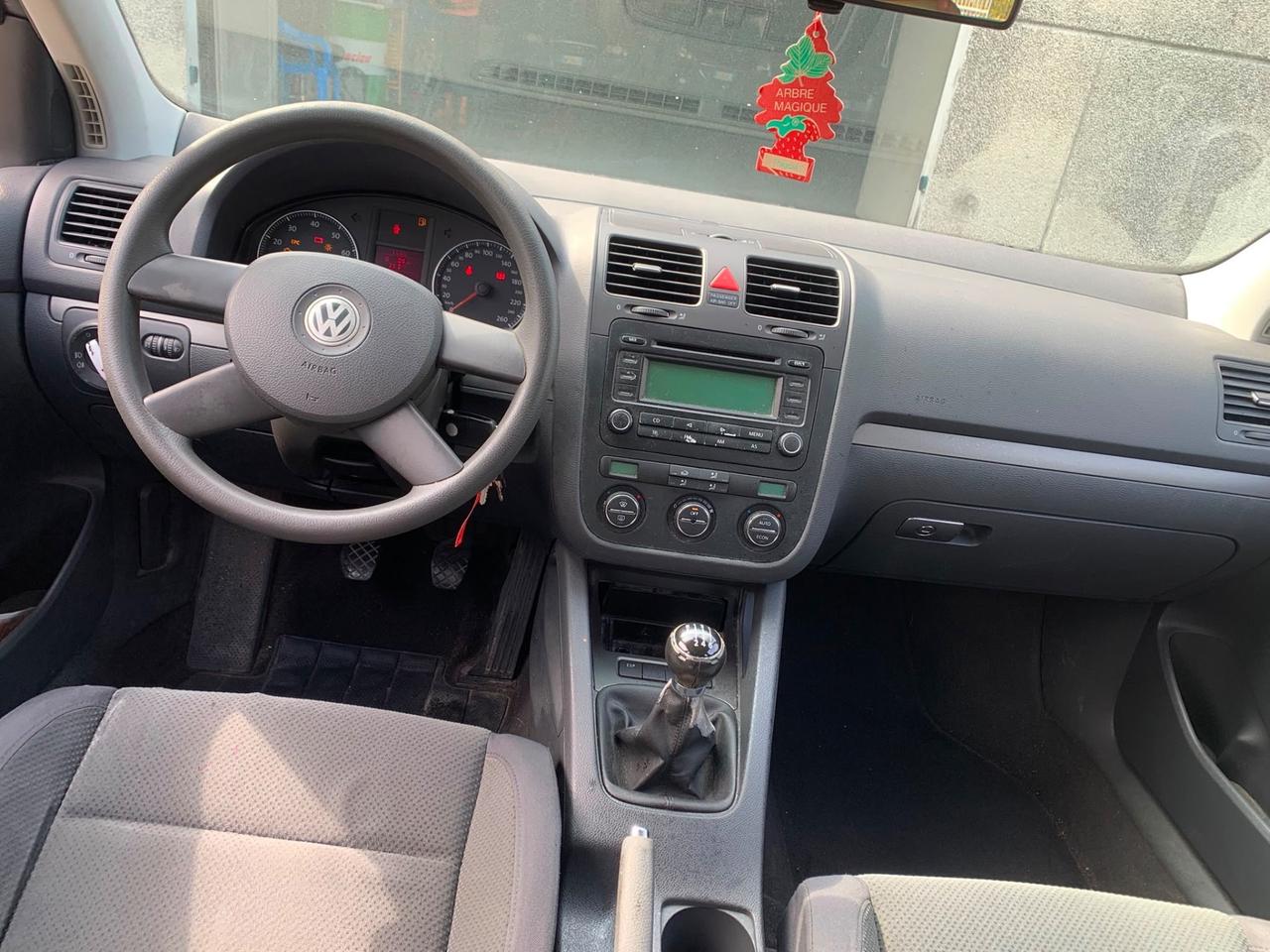 Volkswagen Golf 1.6 16V FSI 5p. Sportline