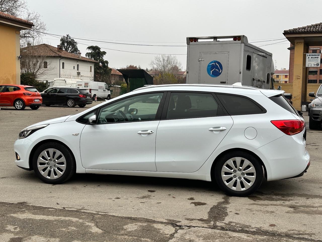 Kia Ceed cee'd 1.6 CRDi 110 CV 5 porte Cool