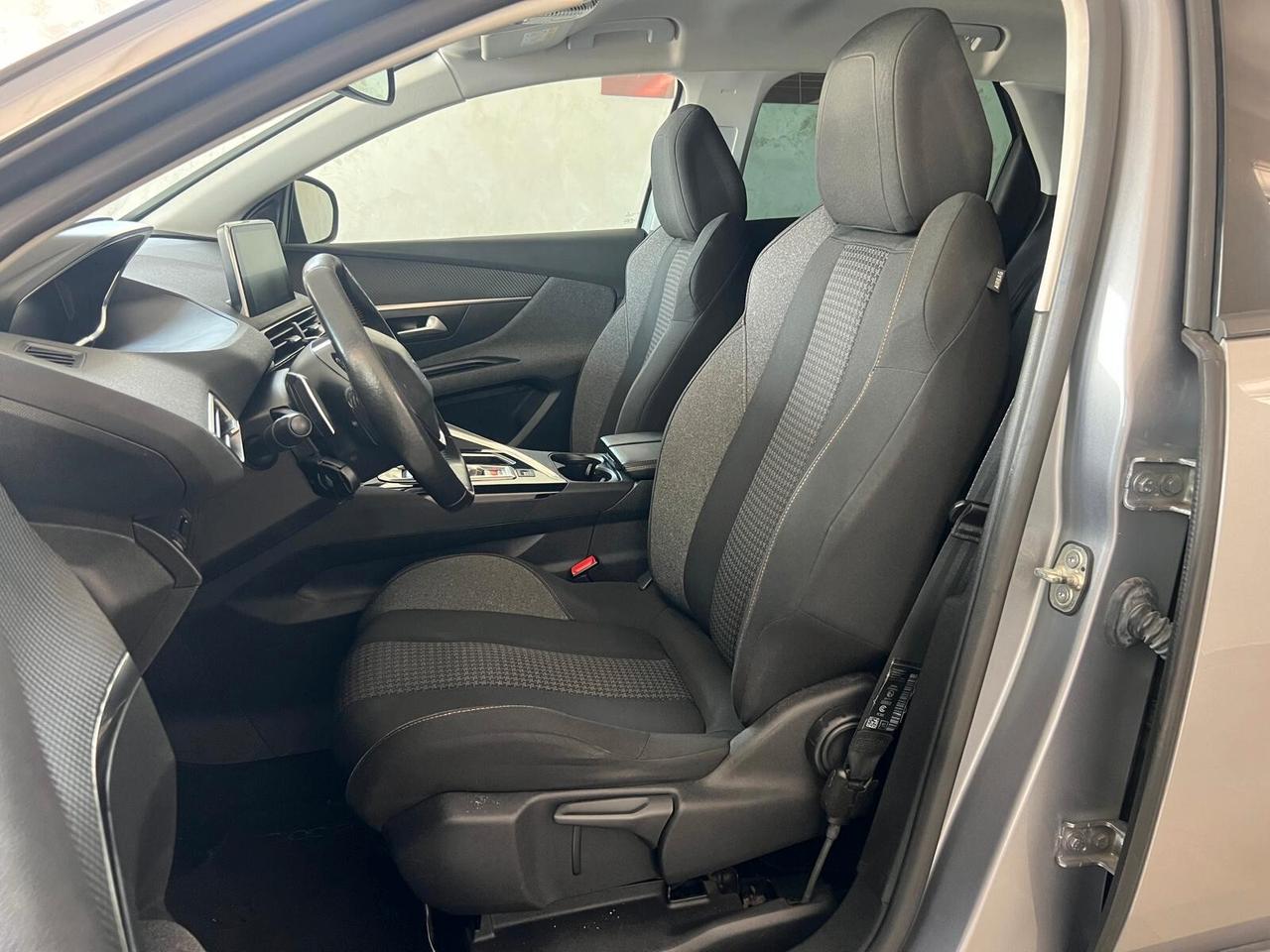 Peugeot 3008 BlueHDi 130 S&S EAT8 Active 2019
