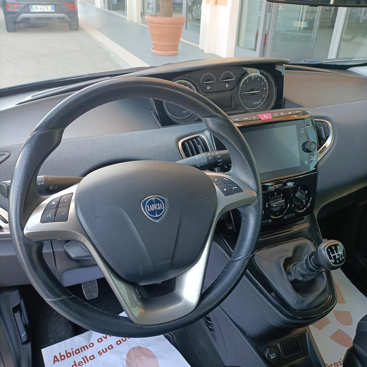 Lancia Ypsilon 1.0 FireFly 5 porte S&S Hybrid Gold