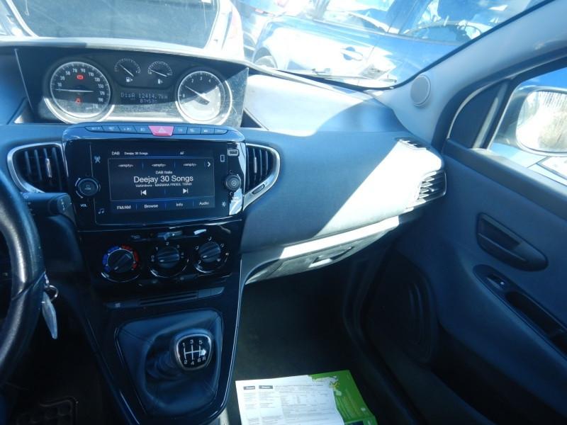 Lancia Ypsilon 1.0 FireFly 5 porte S&S Hybrid Ecochic Gold