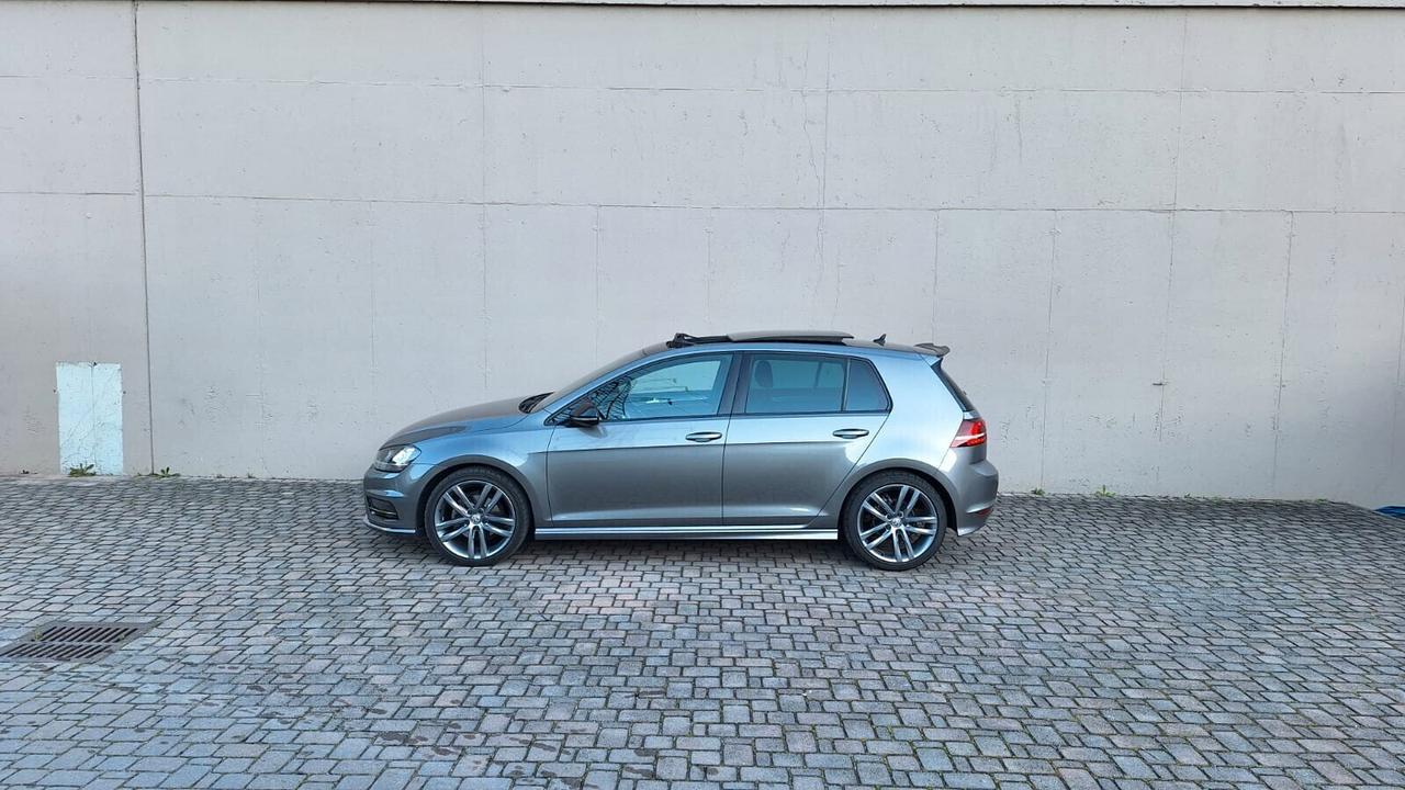 Volkswagen Golf 7 1.6 DSG R-LINE tetto ACC Keyless LED