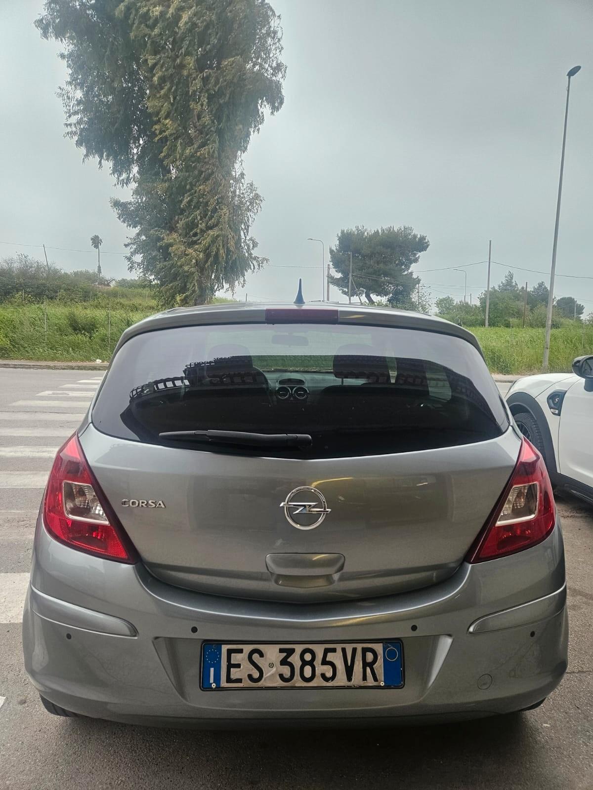 Opel Corsa 5P COSMO 1.2 BENZ. GPL