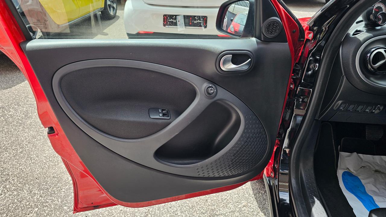 Smart Forfour CABRIO 70 1.0 twinamic Passion NAV RETROCAM SENSORI TAGL UFF