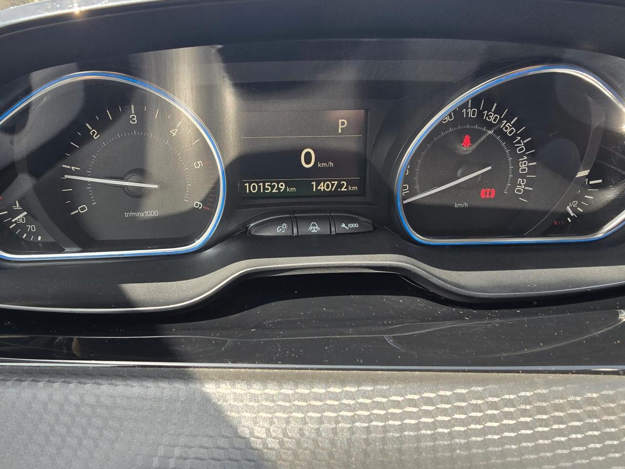 Peugeot 2008 BlueHDi 120 EAT6 S&S Black Matt