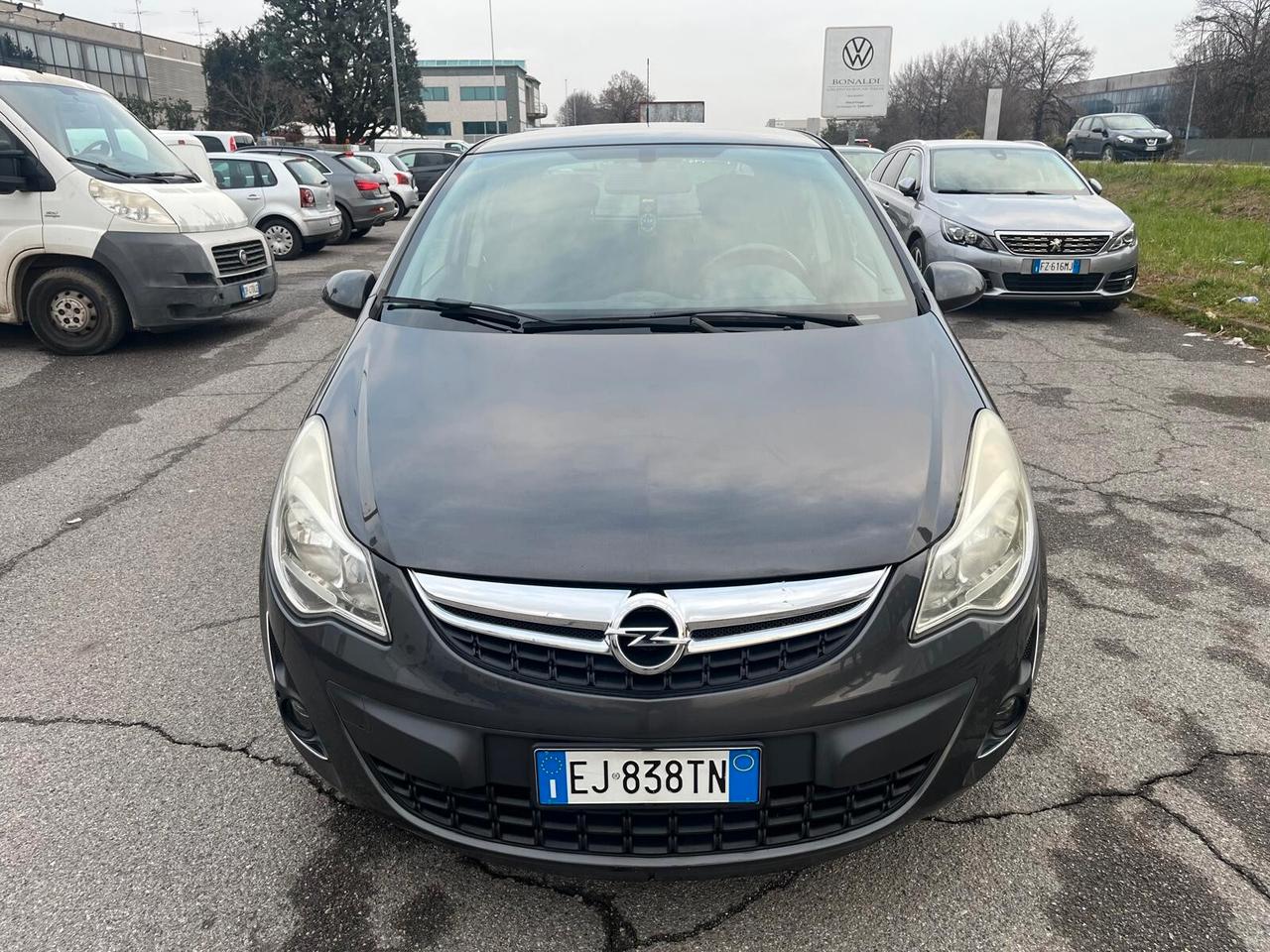 Opel Corsa 1.2 5 porte Club