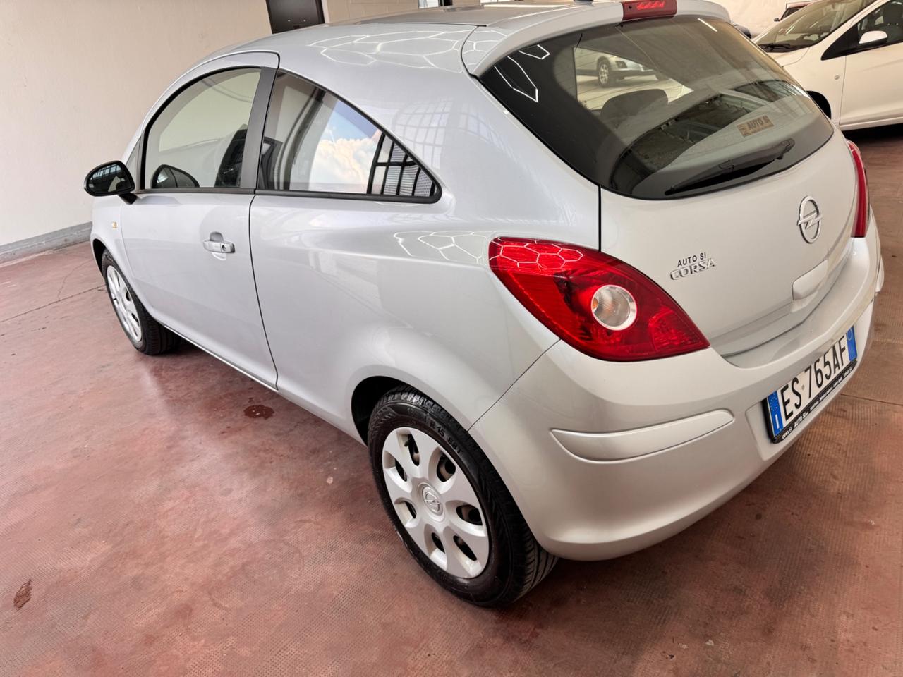 Opel Corsa 1.2 benzina 3 porte