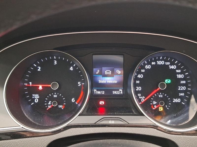 VOLKSWAGEN PASSAT VARIANT 2.0 TDI SCR EVO 110 KW BUSINESS DSG STATION WAGON