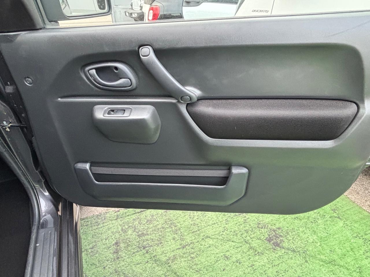 Suzuki Jimny 1.3 4WD A/T Evolution Plus