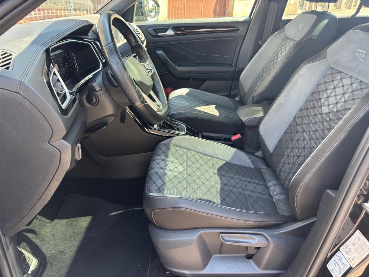 Volkswagen T-Roc 1.5 TSI ACT DSG R-Line