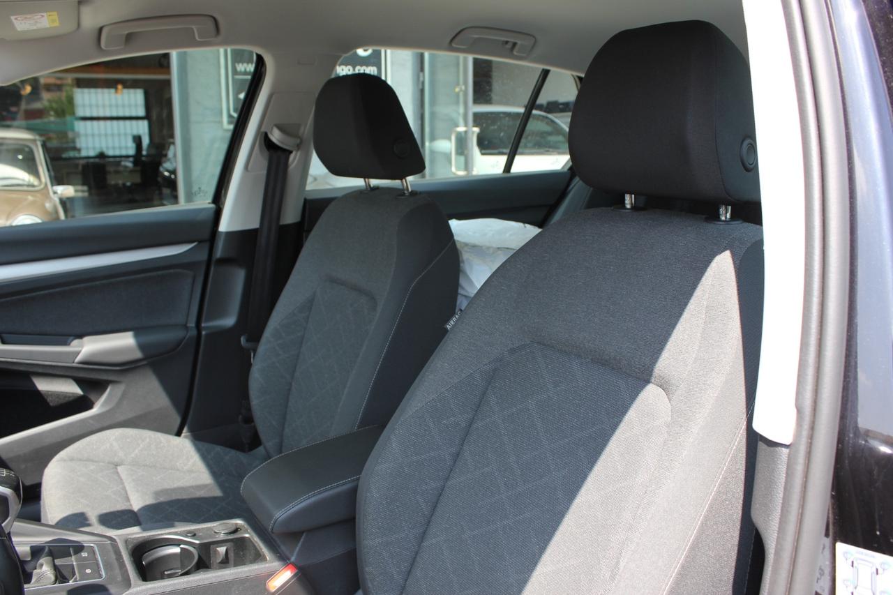 Volkswagen Golf 2.0 TDI 115 CV LIFE NAVY VOLANTE RISCALDABILE ADAPTIVE CRUISE CONTROL