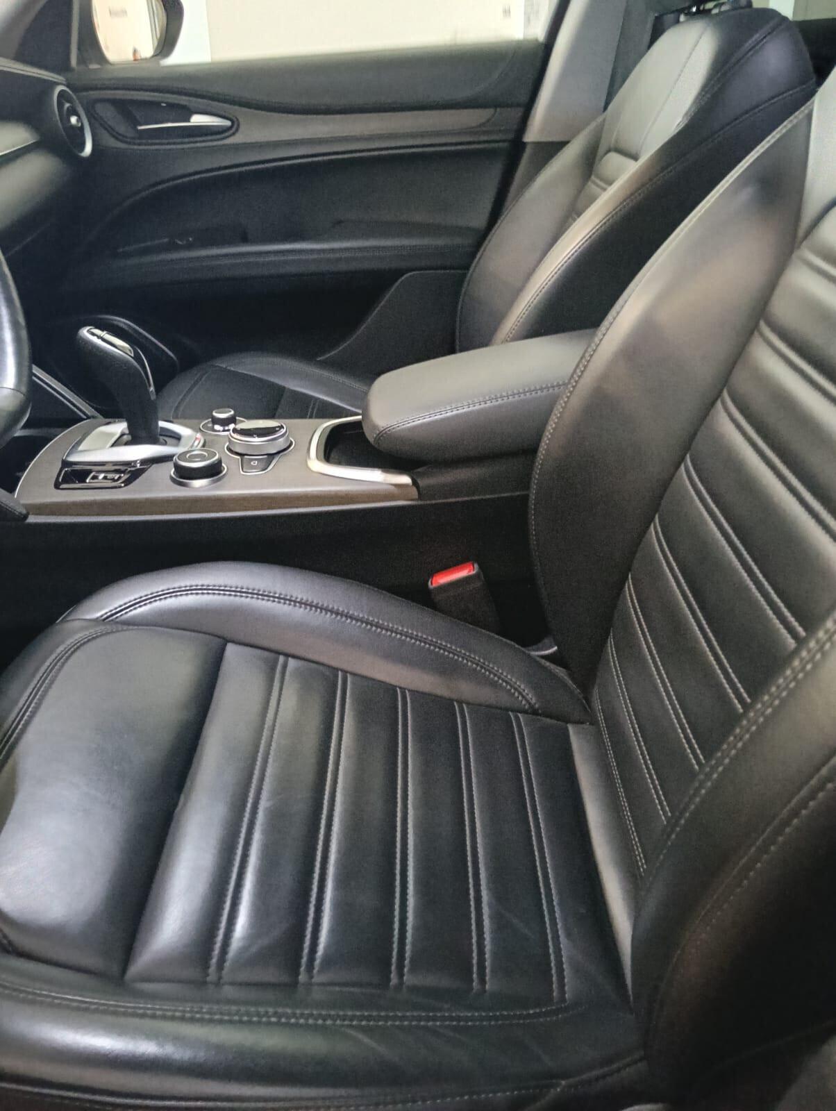 ALFA ROMEO STELVIO 2022 2.2 AT8 210 Q4