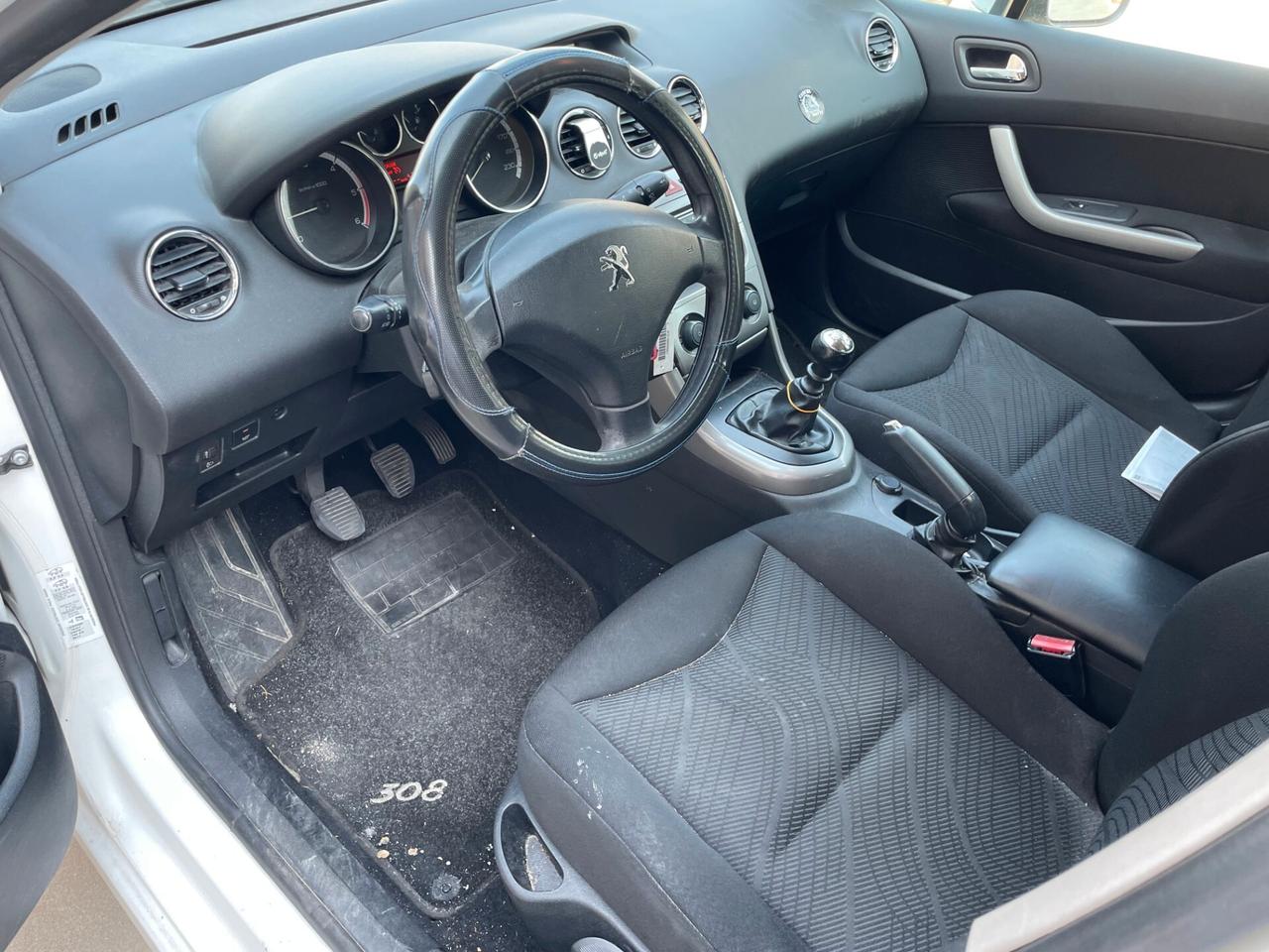 Peugeot 308 1.6 8V e-HDi 112CV