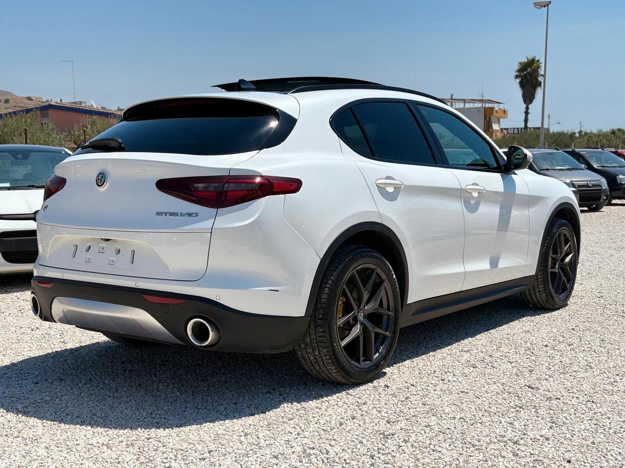 Alfa Romeo Stelvio 2.2 Turbodiesel 180 CV AT8 Q4 Executive TETTO APRIBILE