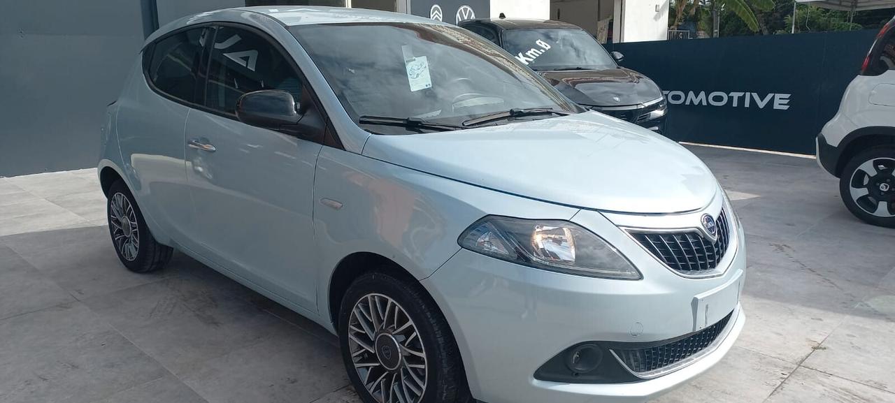 Lancia Ypsilon 1.0 FireFly 5 porte S&S Hybrid Gold Plus